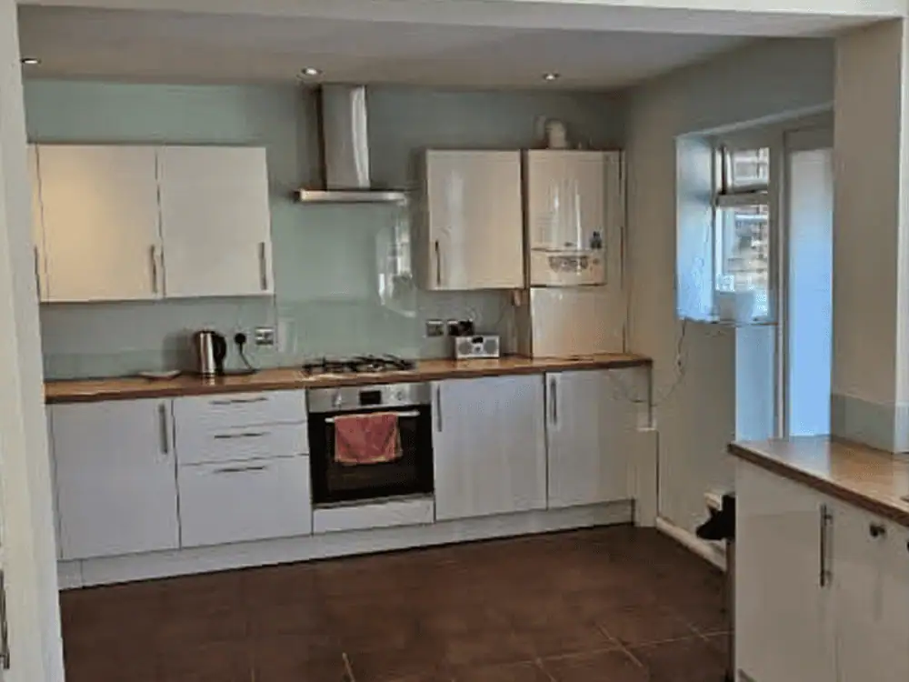 Ashtead and Epsom Bespoke Builder Ltd- Kitchen Before Photo